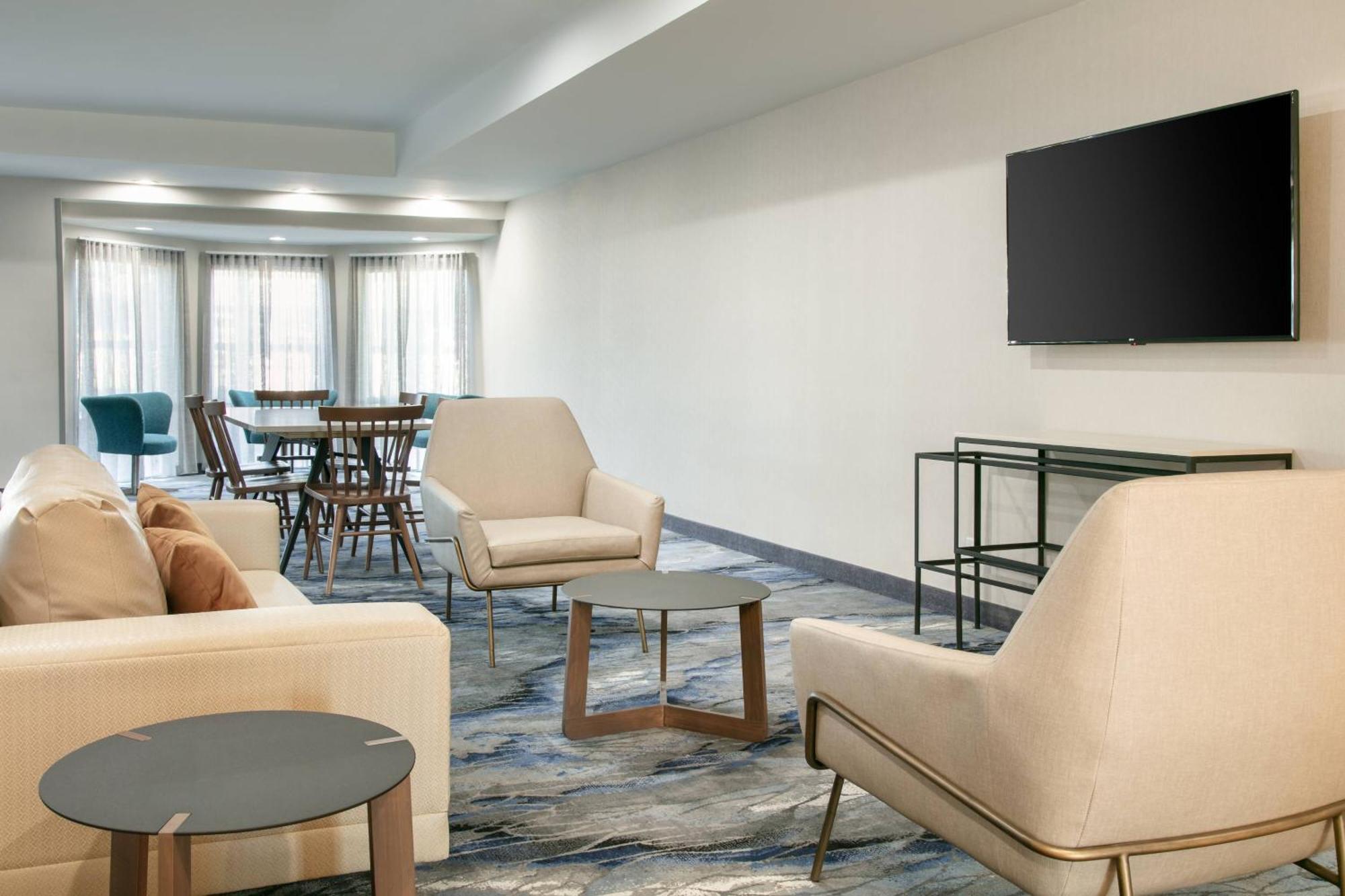 Fairfield & By Marriott Central Hotel 3*
